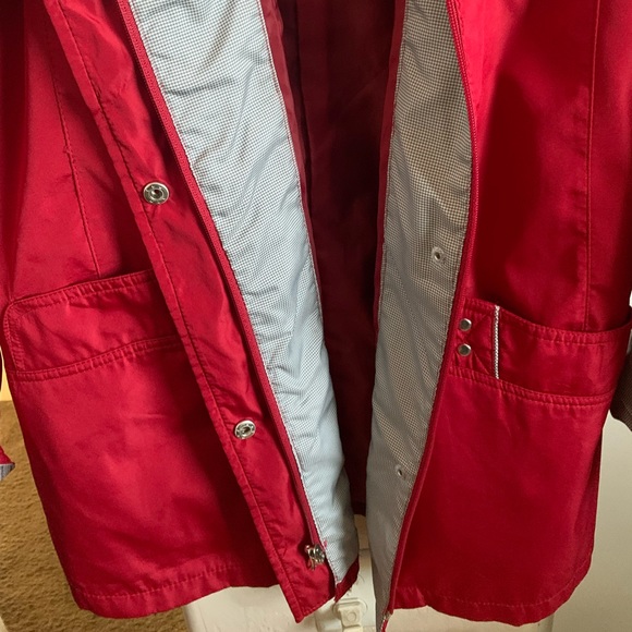 🎟️3x$10🎟️ EUC White Stag raincoat burgundy, black, and white. Size 1X - Picture 2 of 6
